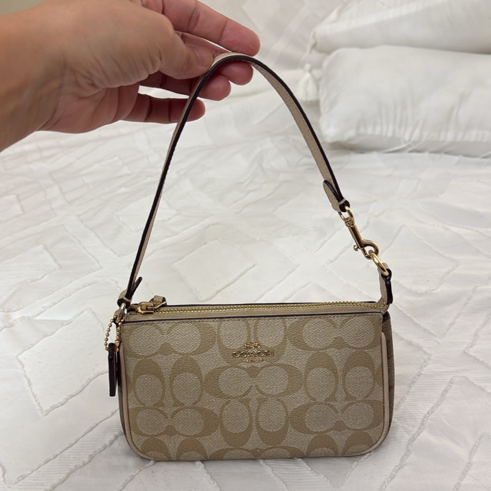 Coach Nolita 19 Signature Canvas CW426 | Sand Chalk —Used, in good condition